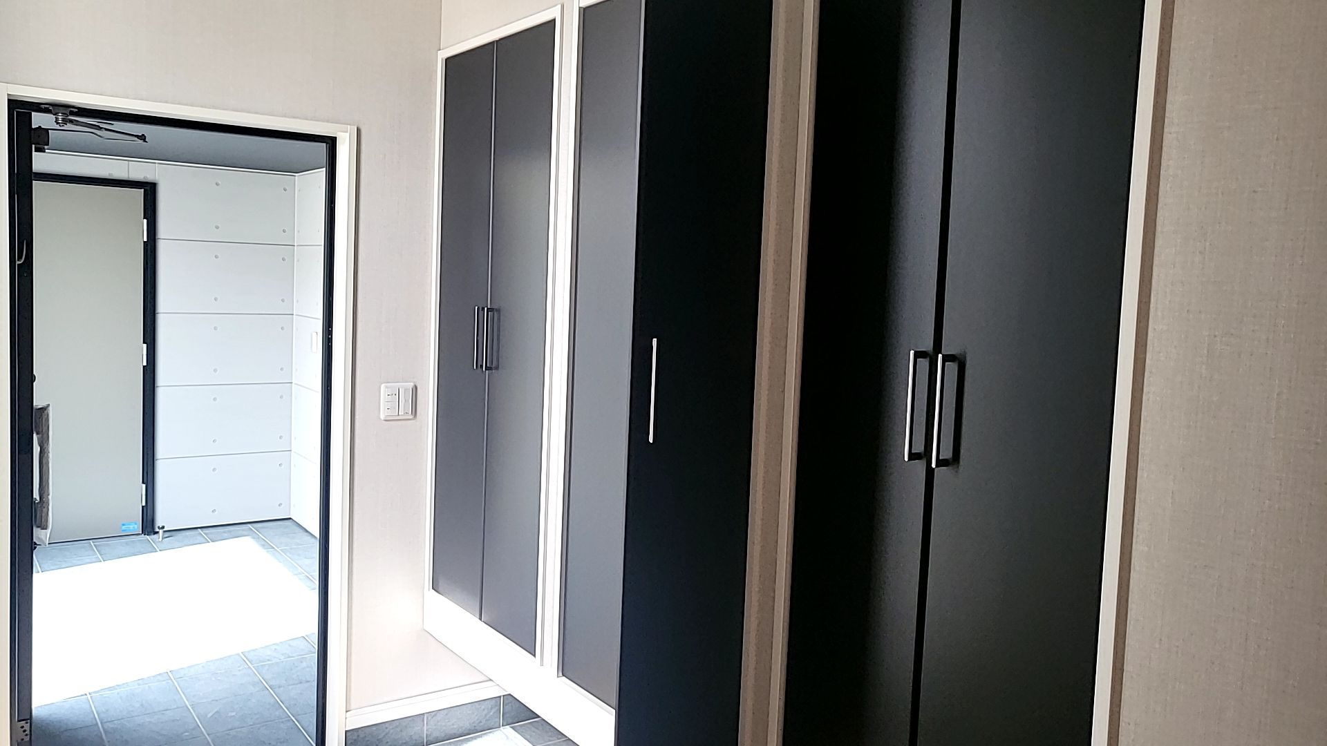 建具が取り付けられた様子です。