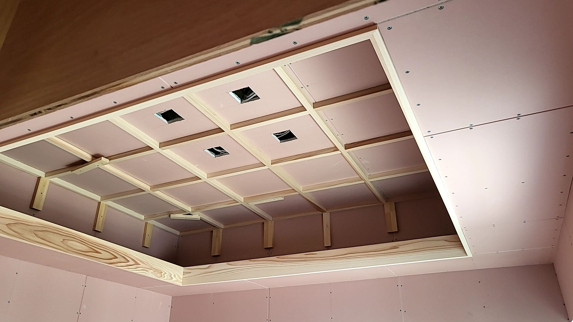 造作工事が行われている様子です。