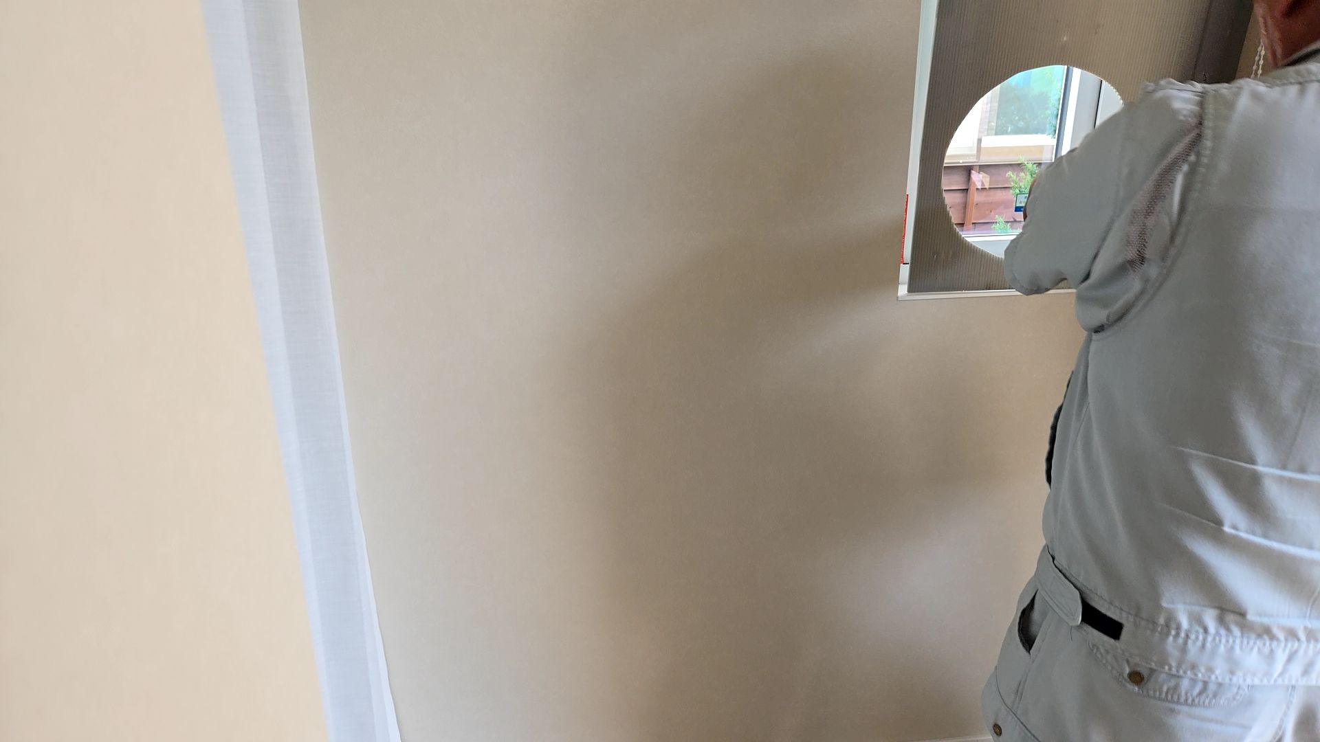 測定器を設置している様子です。