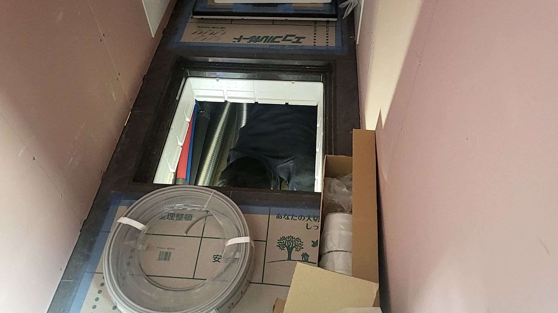 配管工事の様子です。