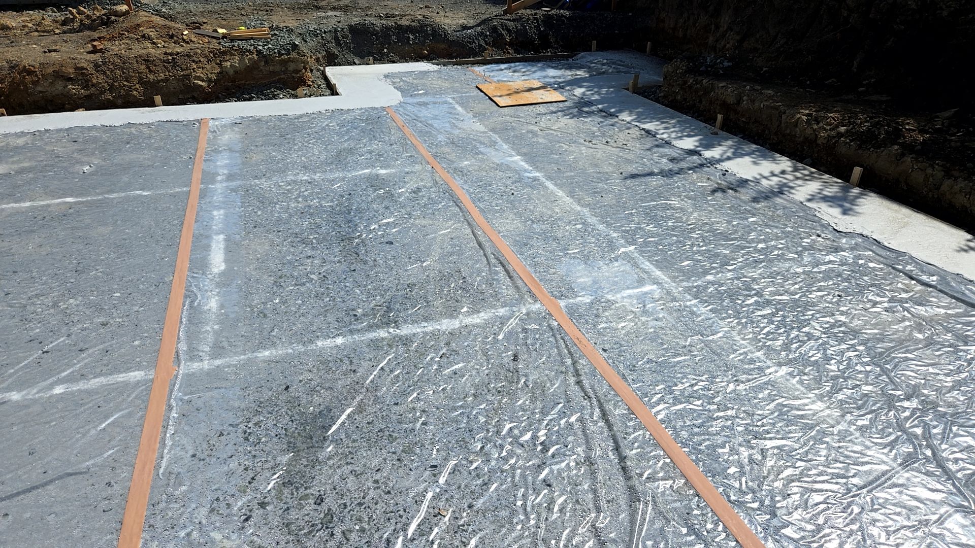 丁寧にシートを敷いてあります。