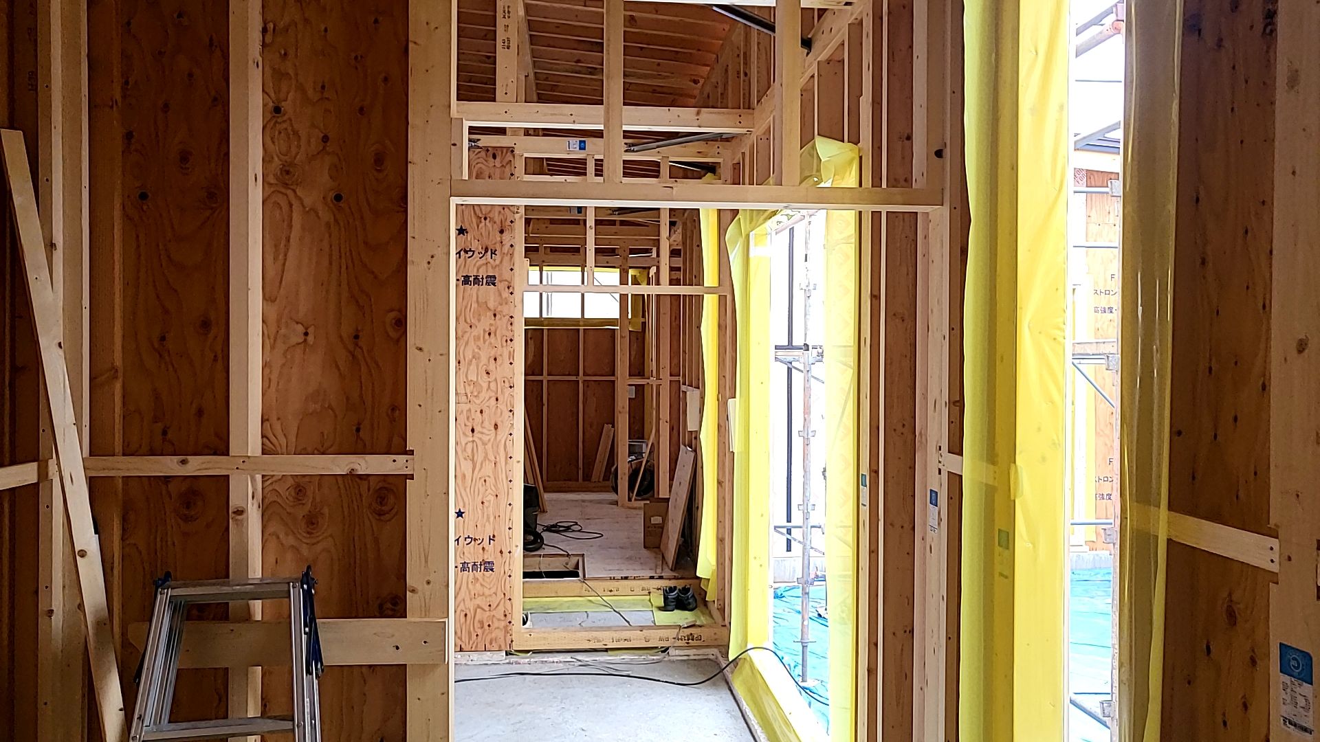 開口部下地造作を行っております。