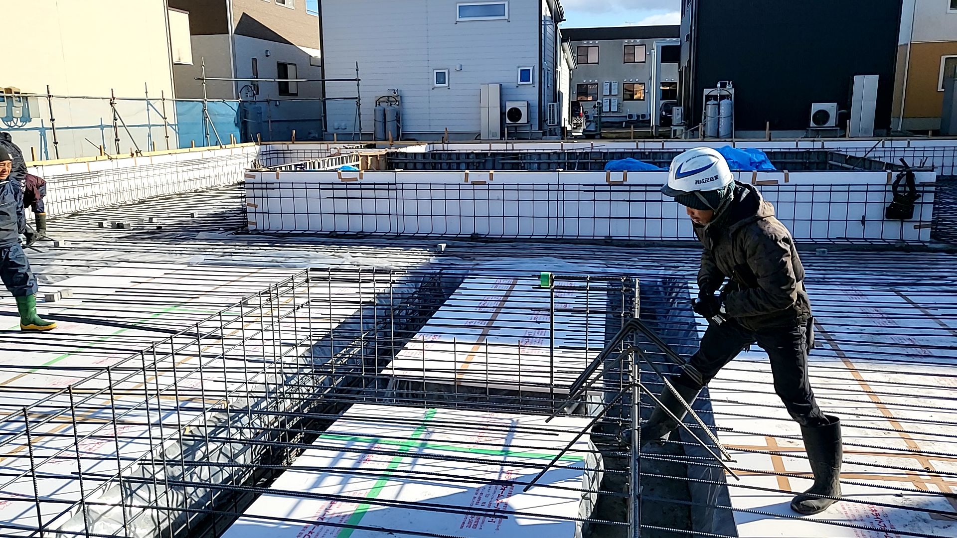 寒いなかでの作業が続きますが、怪我のないよう安全対策は十分に行っております。