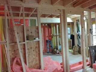 断熱は隙間のないよう丁寧に充填をしています。