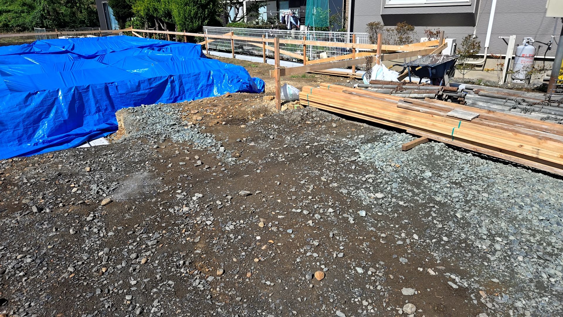 天候が回復しましたら、配筋工事を再開いたします。