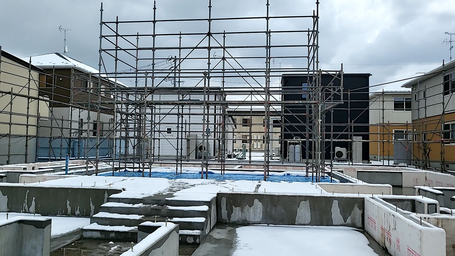 高所作業となるため安全には十分注意し、作業を進めてまいります。