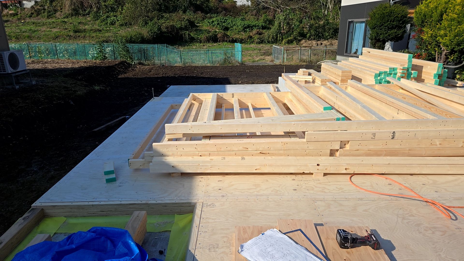 現場内はきちんと片付け、事故やケガのないよう整頓しています。