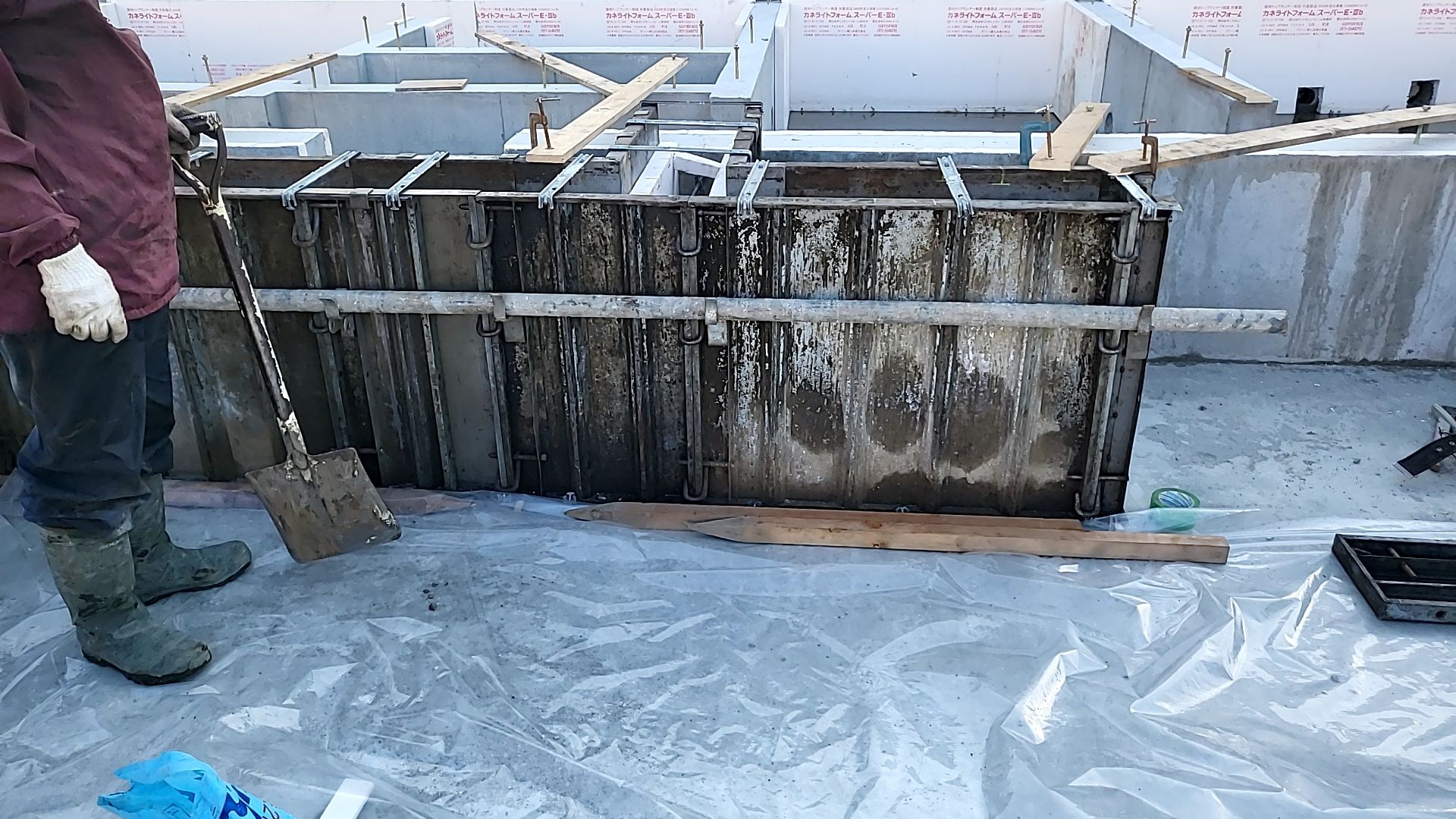 基礎の打設されている様子です。