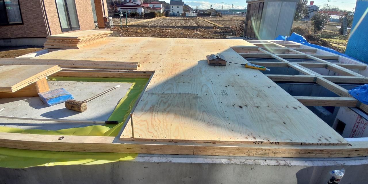 釘の間隔を確認し、張り合わせを丁寧に行っております。