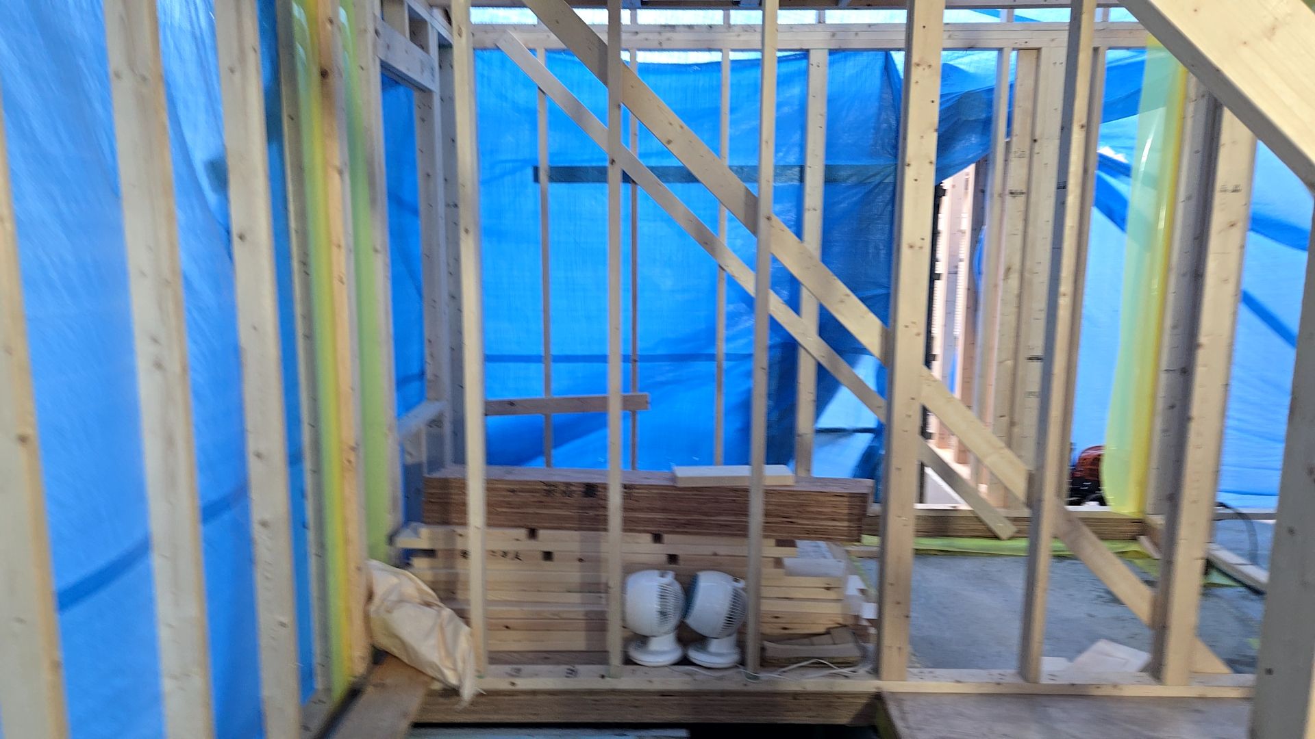 現場内はきれいに整頓し、ケガや事故のないようにしています。