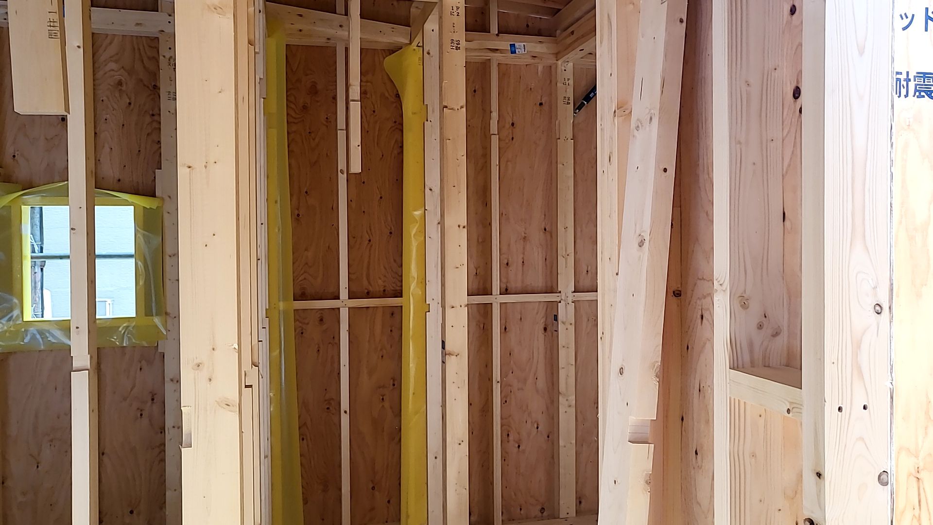 引き続き躯体工事が進められております。