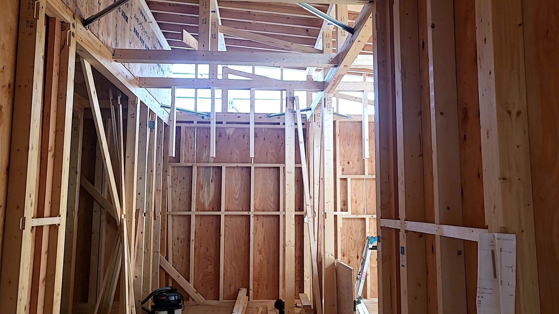 構造計算書を確認しながら、必要な耐力壁を作っていきます。