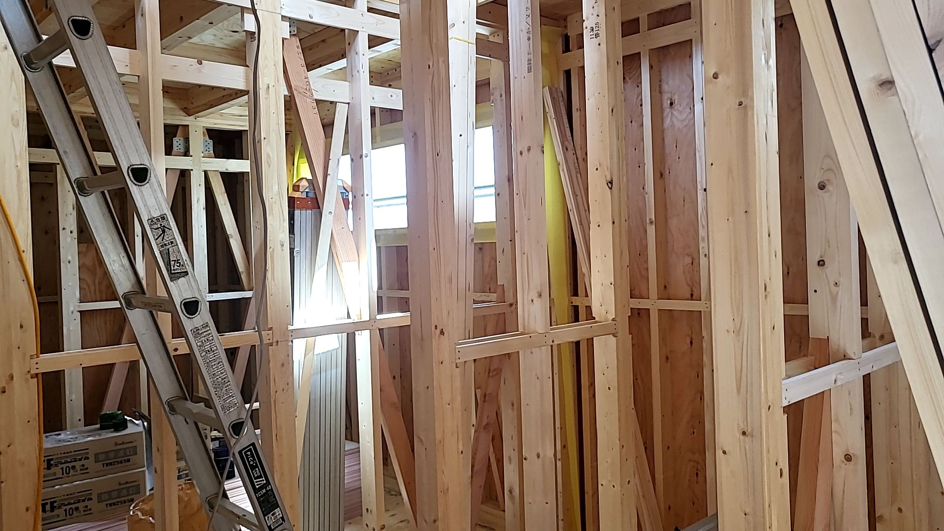 金物が取り付けられている様子です。