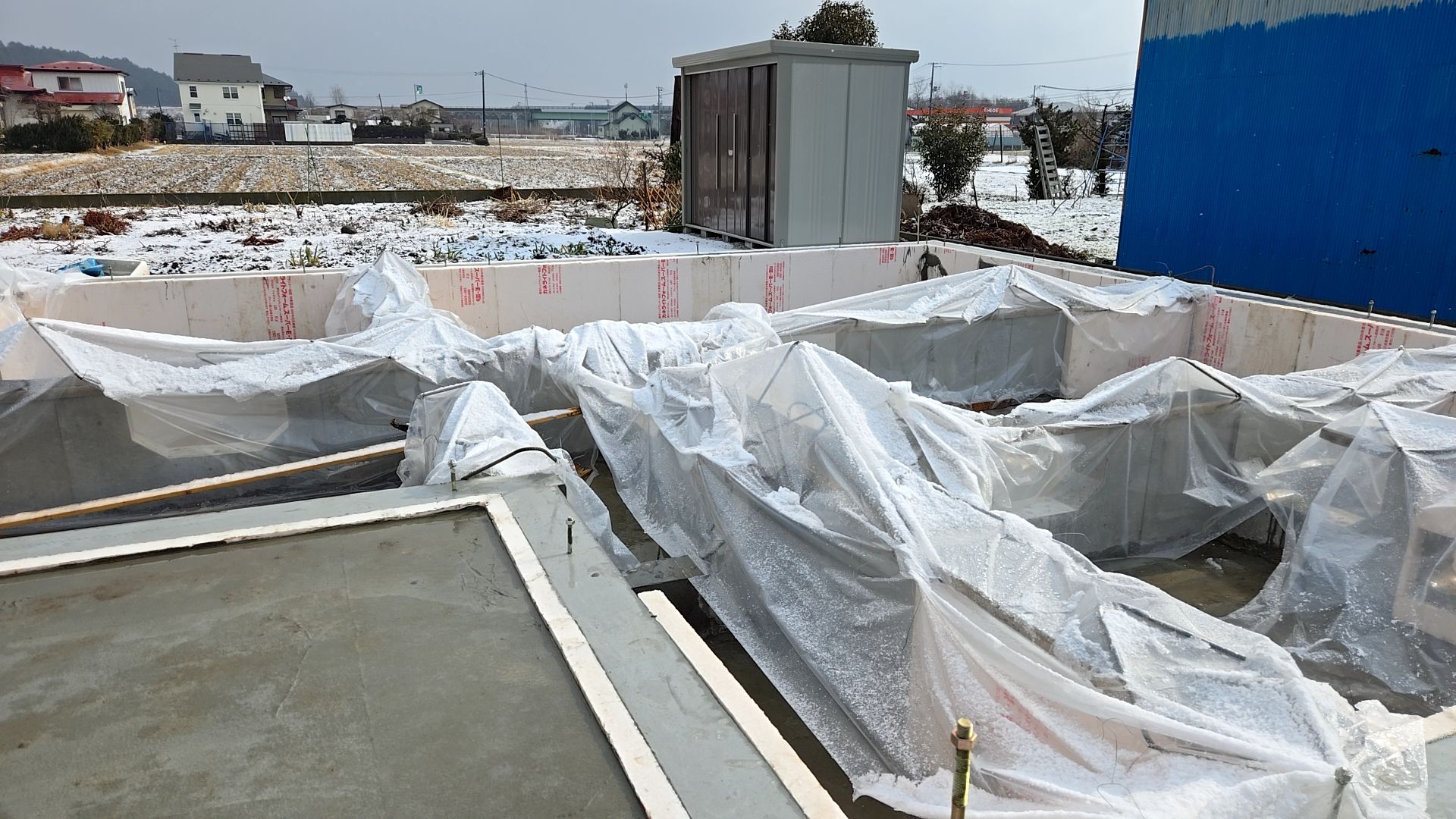 施工した部分にキズが付かないよう丁寧に養生を行っております。