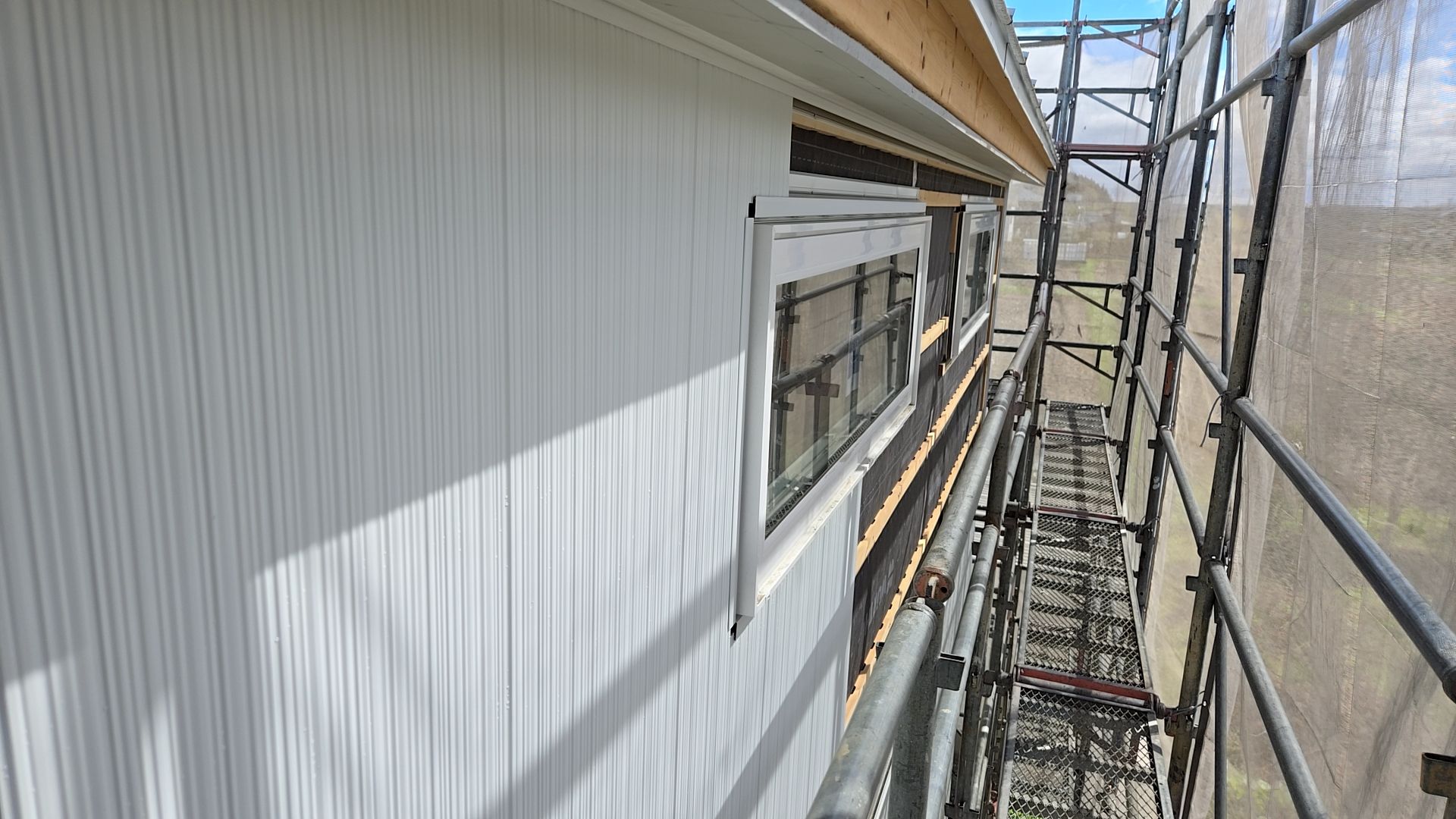 現場内の片付け・清掃を行い怪我のないよう安全に注意して施工しています。