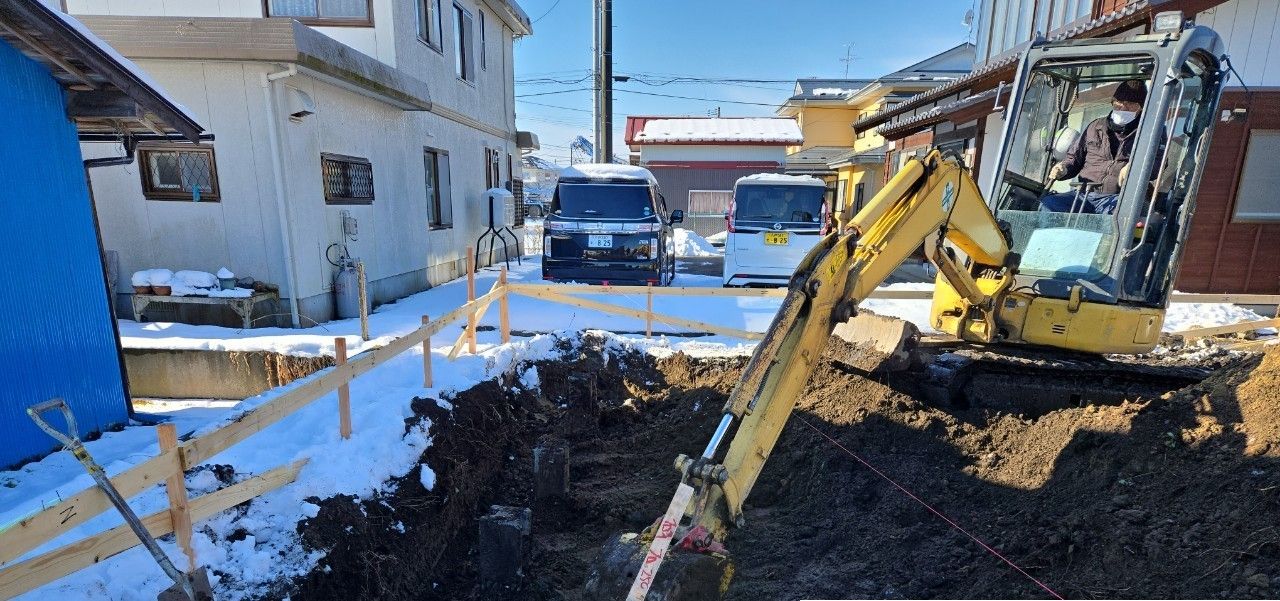 基礎の位置・深さなど間違いのないよう施工しております。