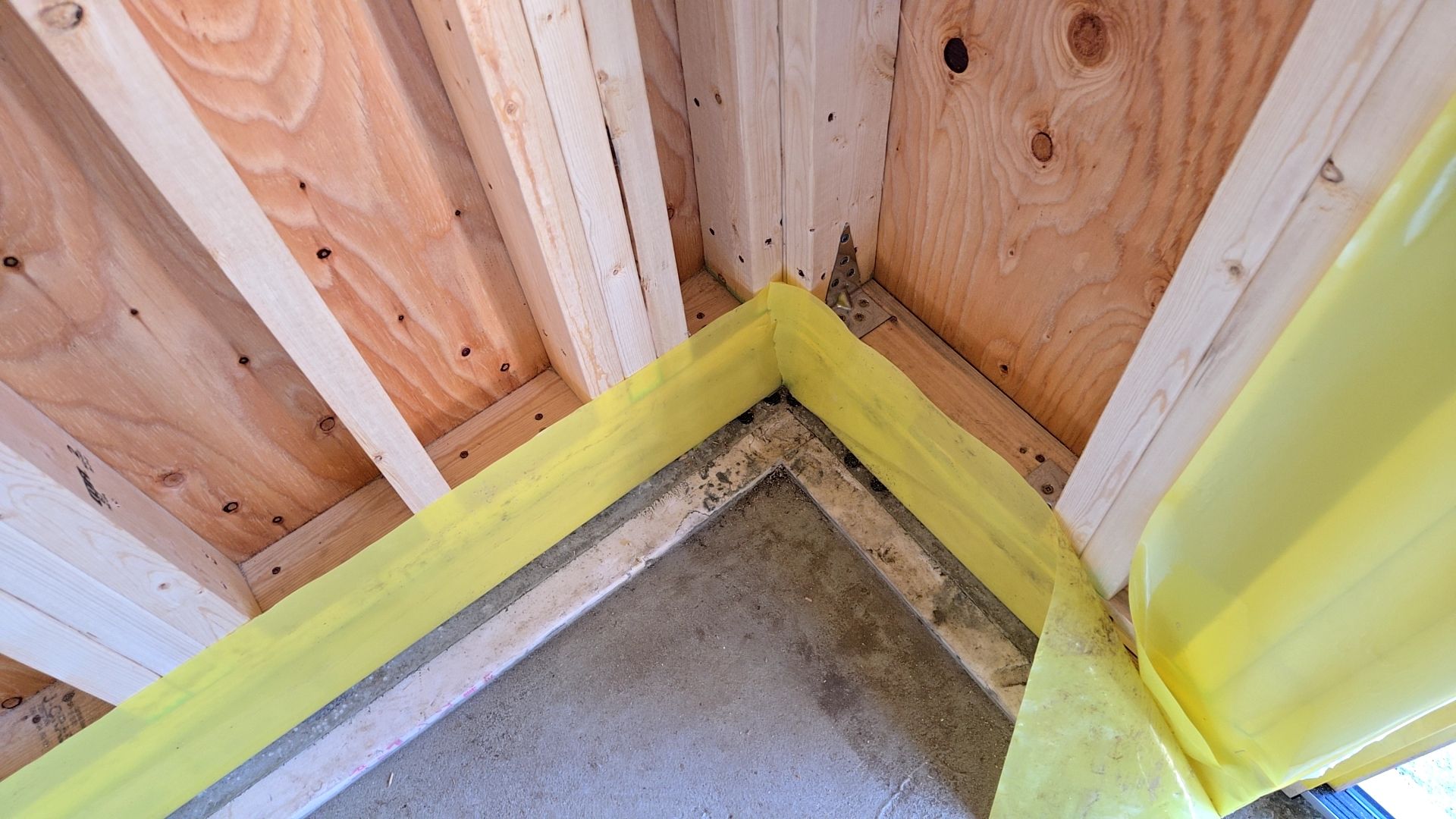 金物がキチンと取り付けられているかも検査の対象となります。