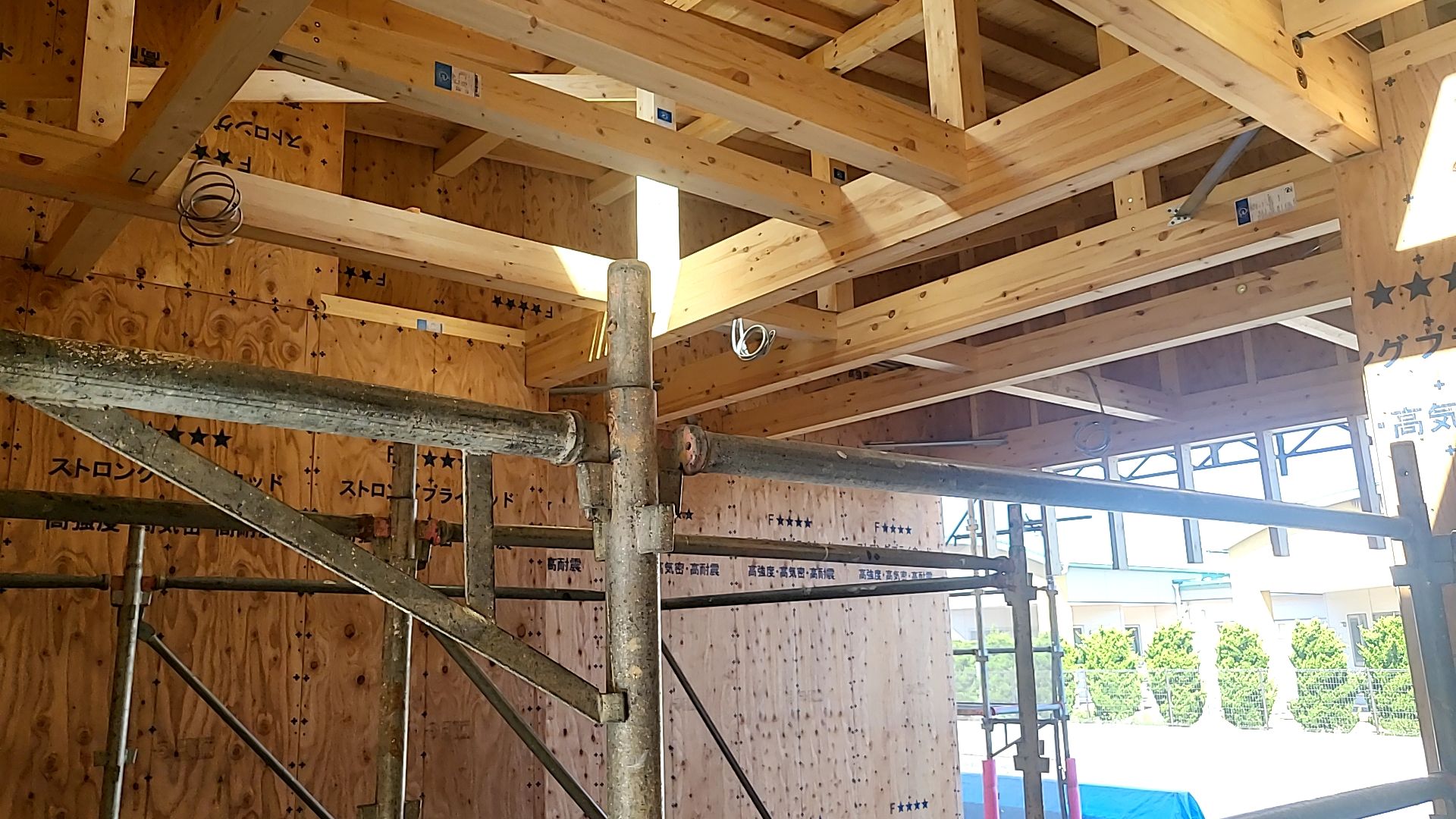 下地造作工事が行われている様子です。