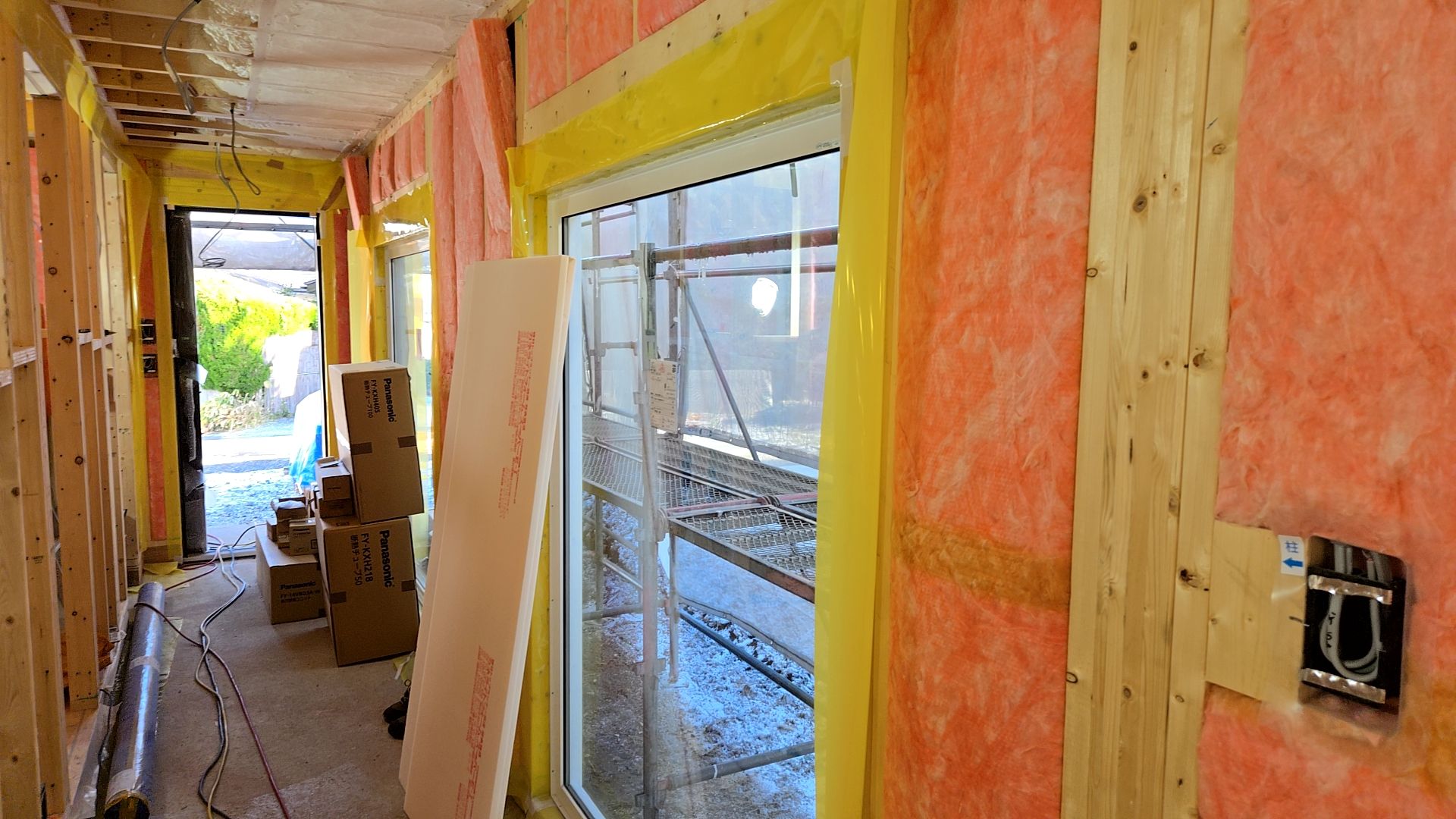 隙間のないよう丁寧に施工することで、室内の温度が安定し快適性が大幅にアップする効果があります。