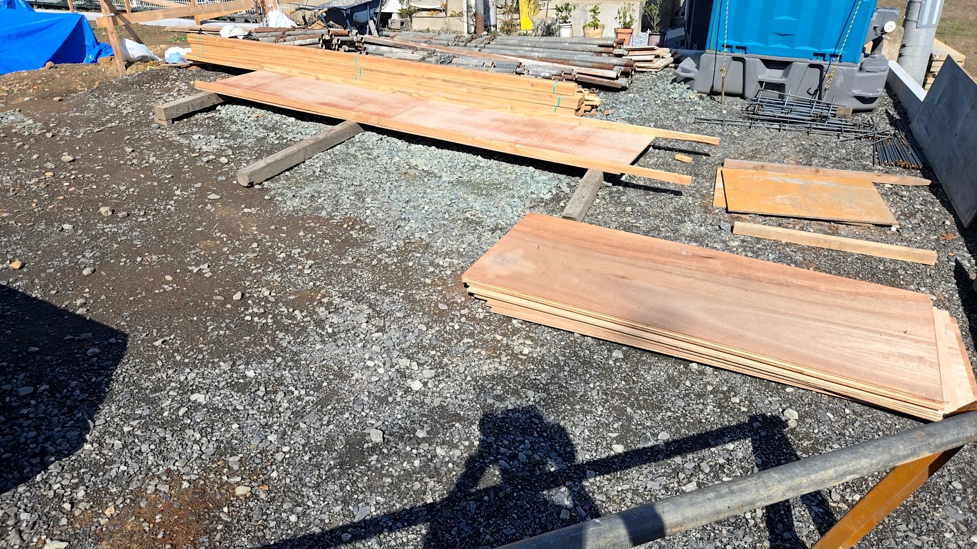 型枠を作っている様子です。