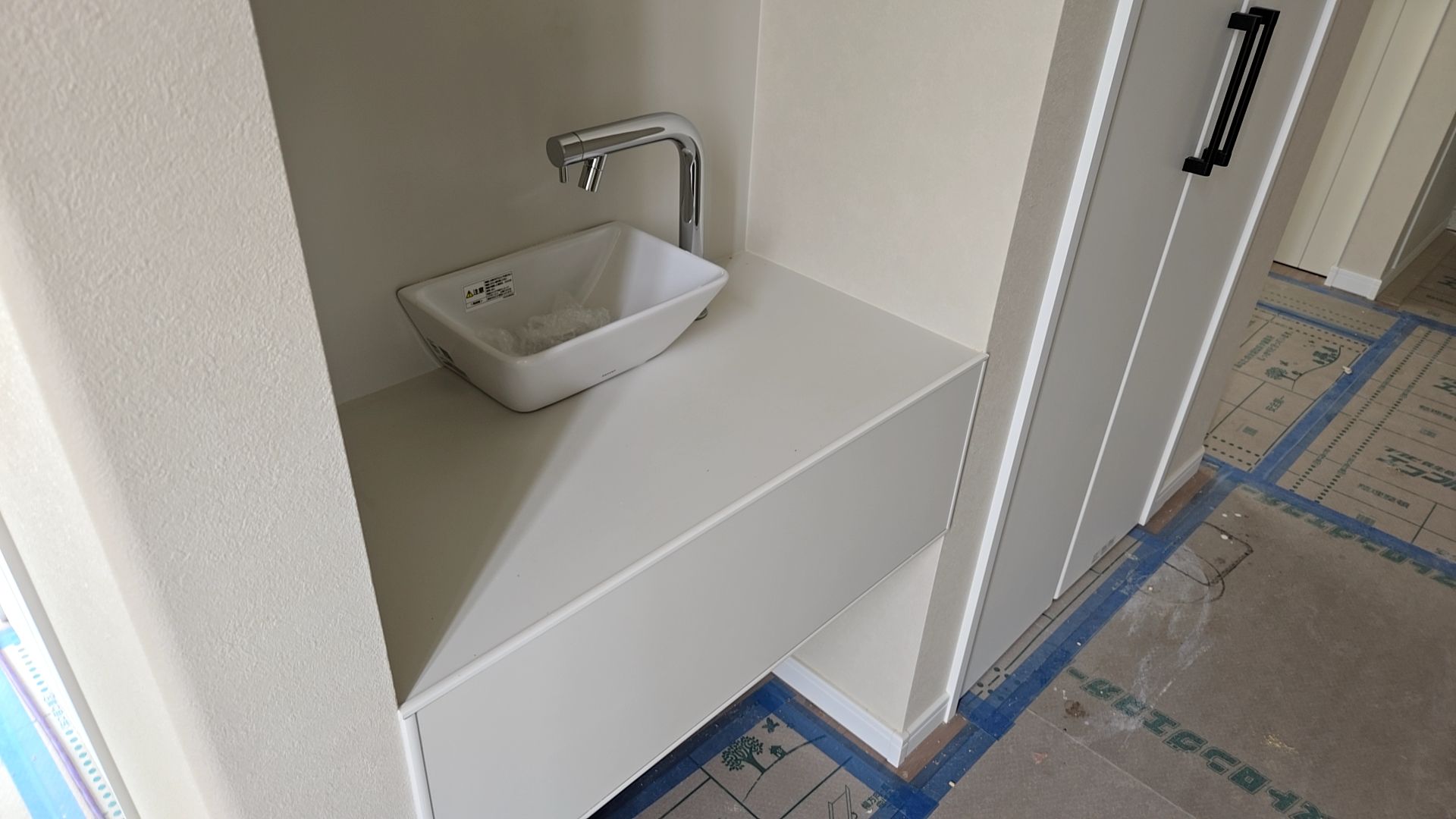 ２階の手洗い器が取り付けられました。