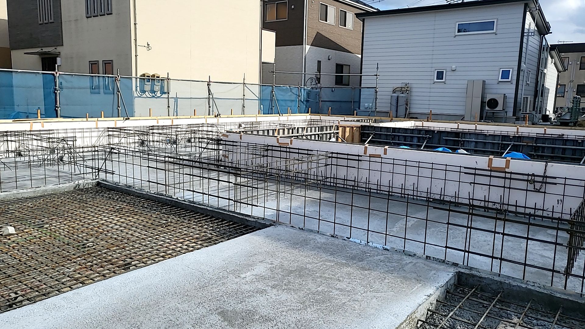 土間コンクリートが打設された様子です。