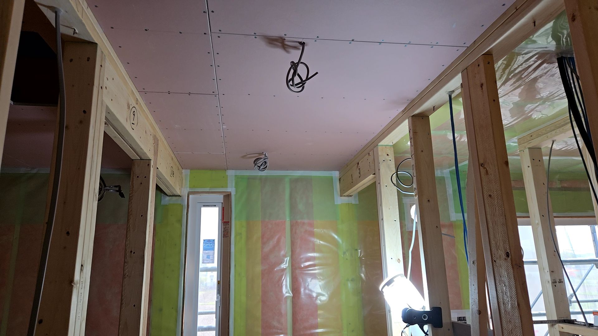 図面・仕様を確認し、正確に施工をしています。