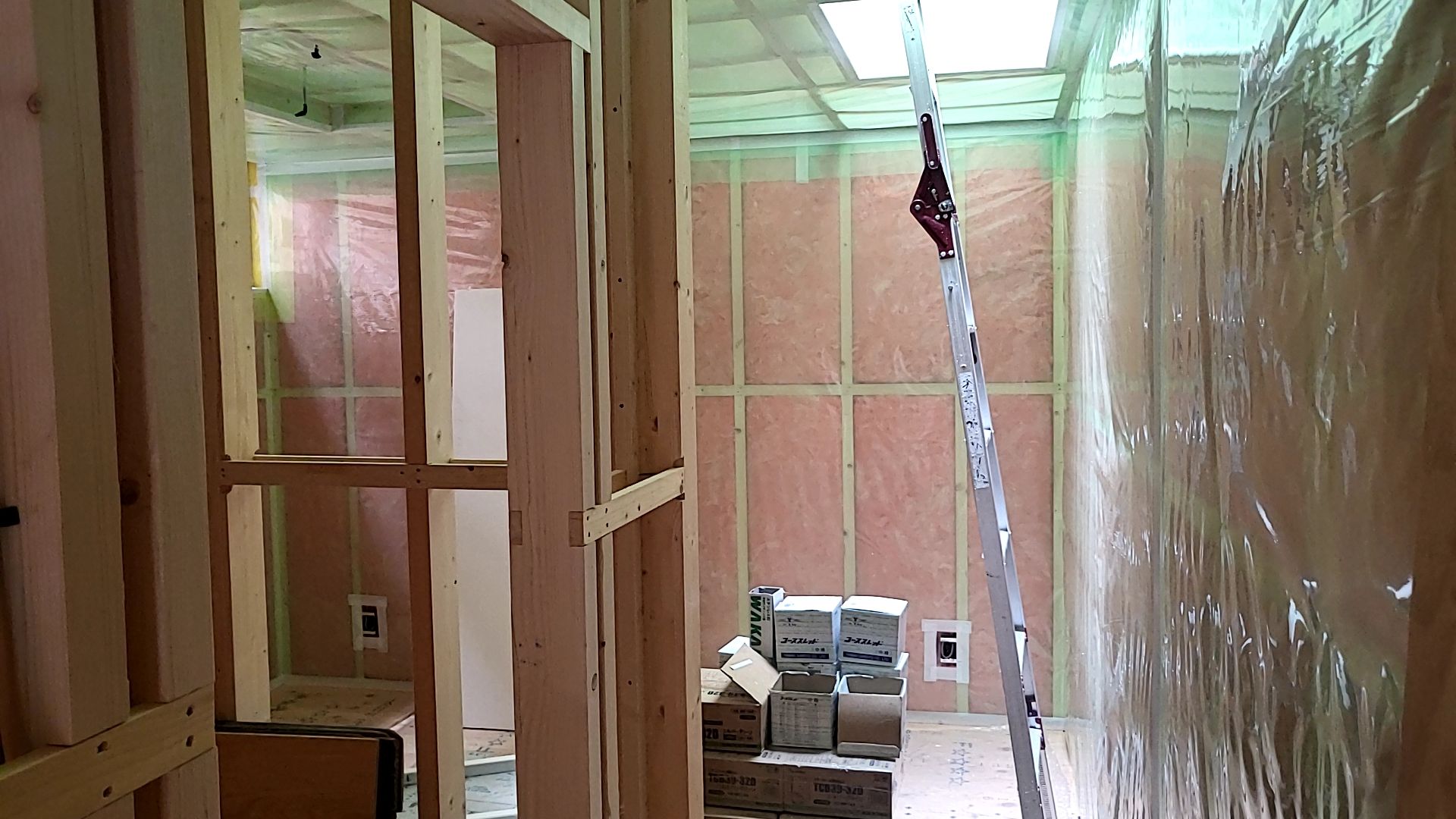 図面を確認し、間違いのないよう施工を行っております。