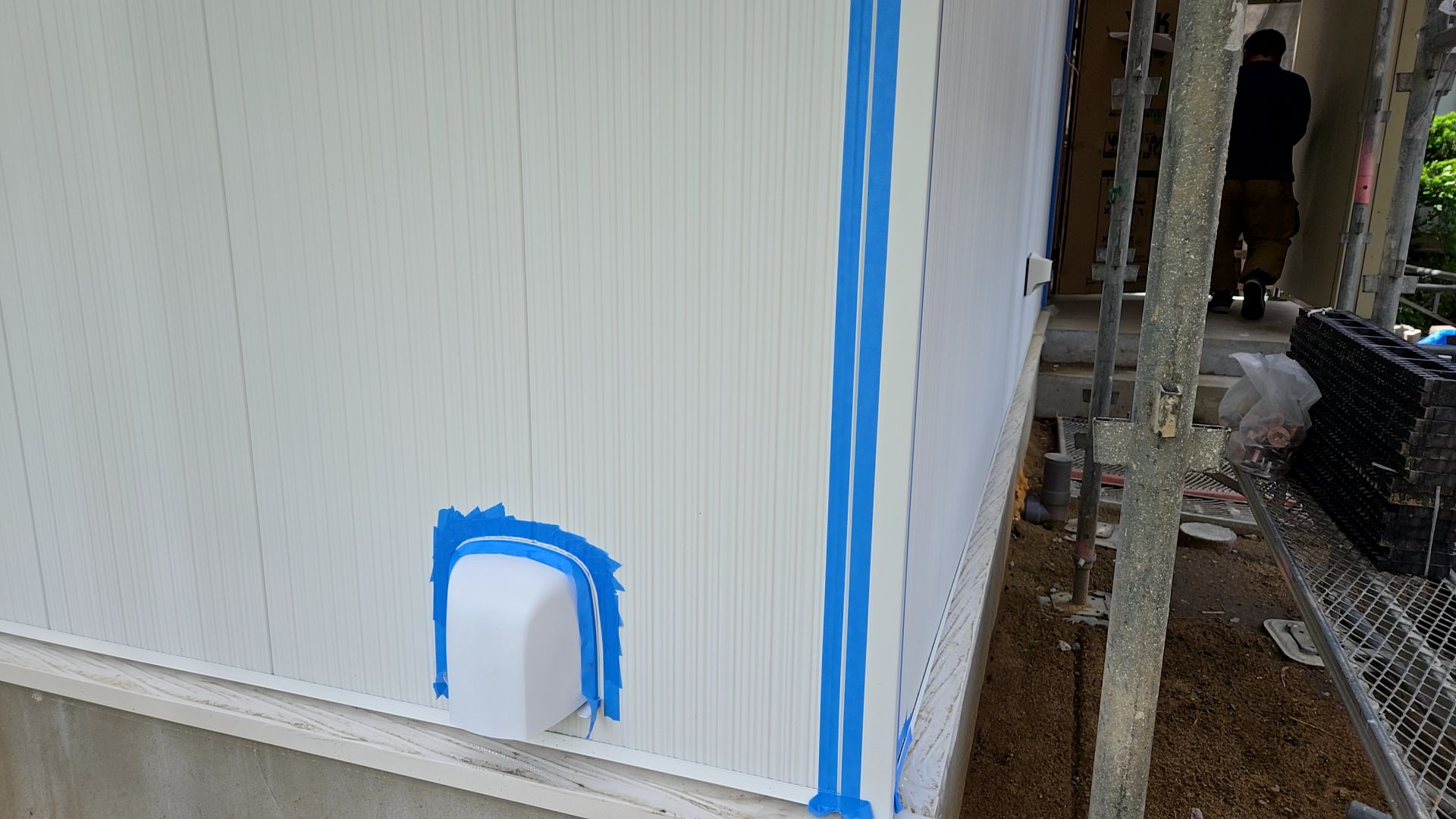 フード周りのコーキングも行われております。