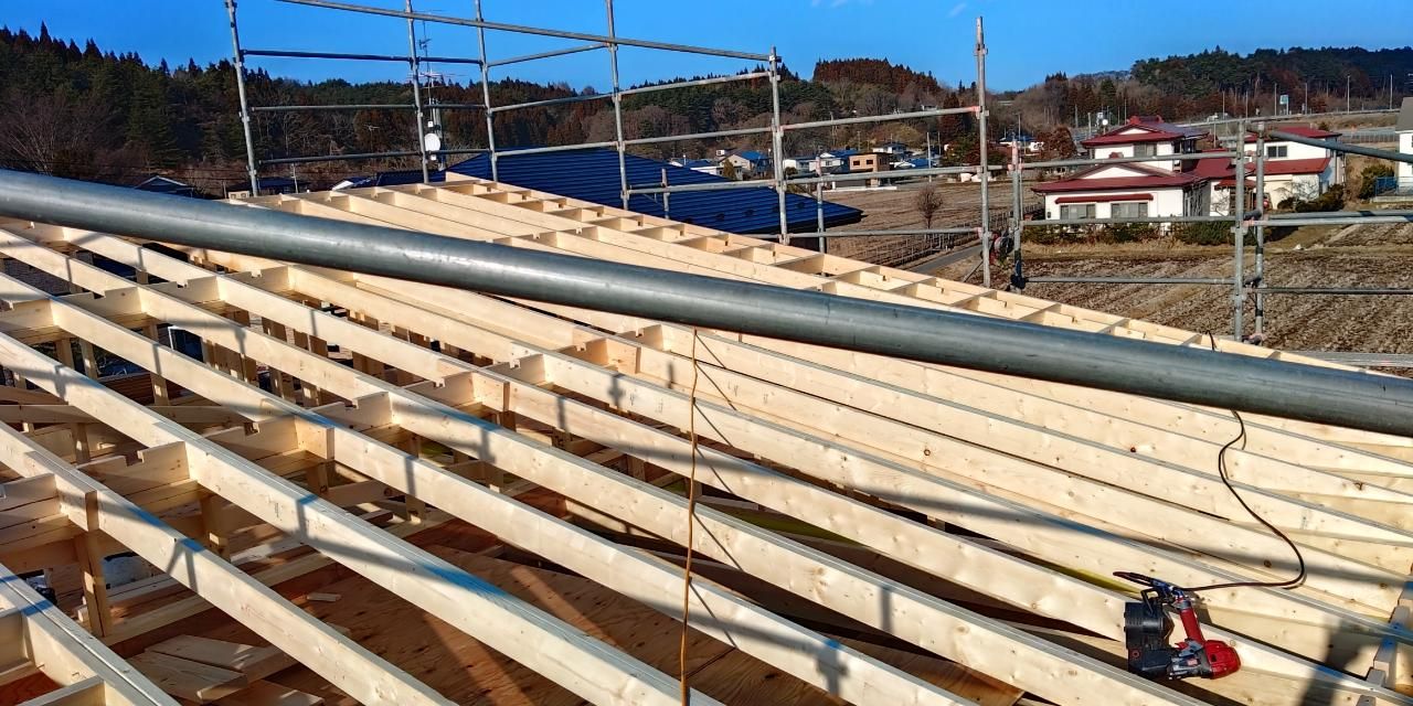 高所作業のため、安全対策には十分注意をし作業を進めております。