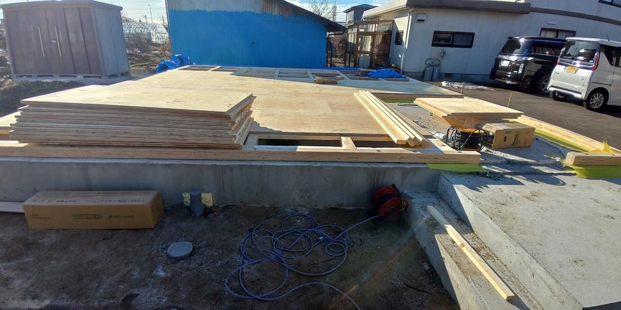 汚さないよう注意しながら丁寧に作業を進めています。